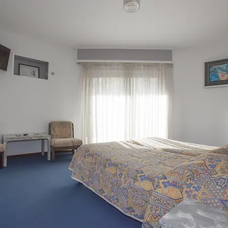 Moderne ホテル